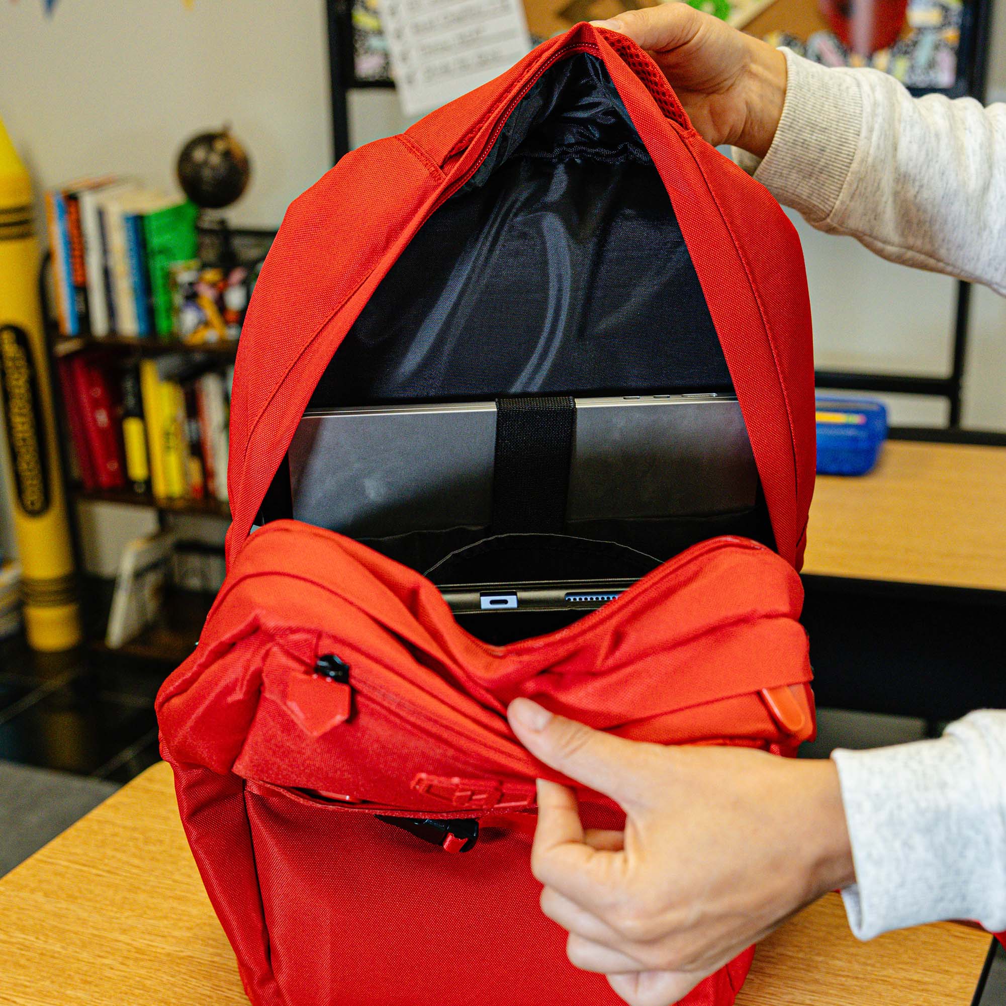 SZN 2 Backpack - Red